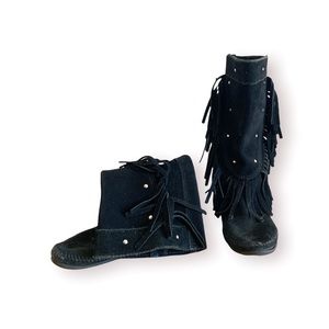 Minnetonka fringe moccasin boots